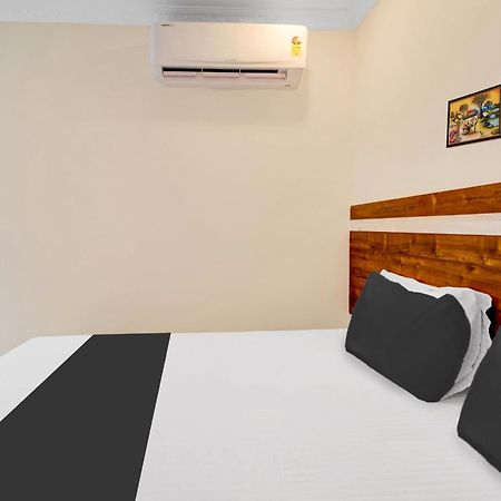 Hotel O Leela Elite Vijayawāda Buitenkant foto