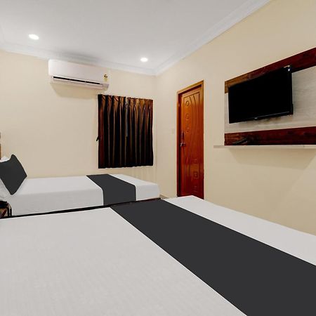 Hotel O Leela Elite Vijayawāda Buitenkant foto