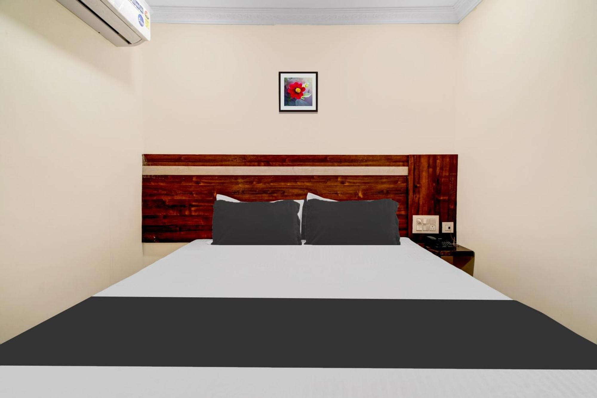 Hotel O Leela Elite Vijayawāda Buitenkant foto
