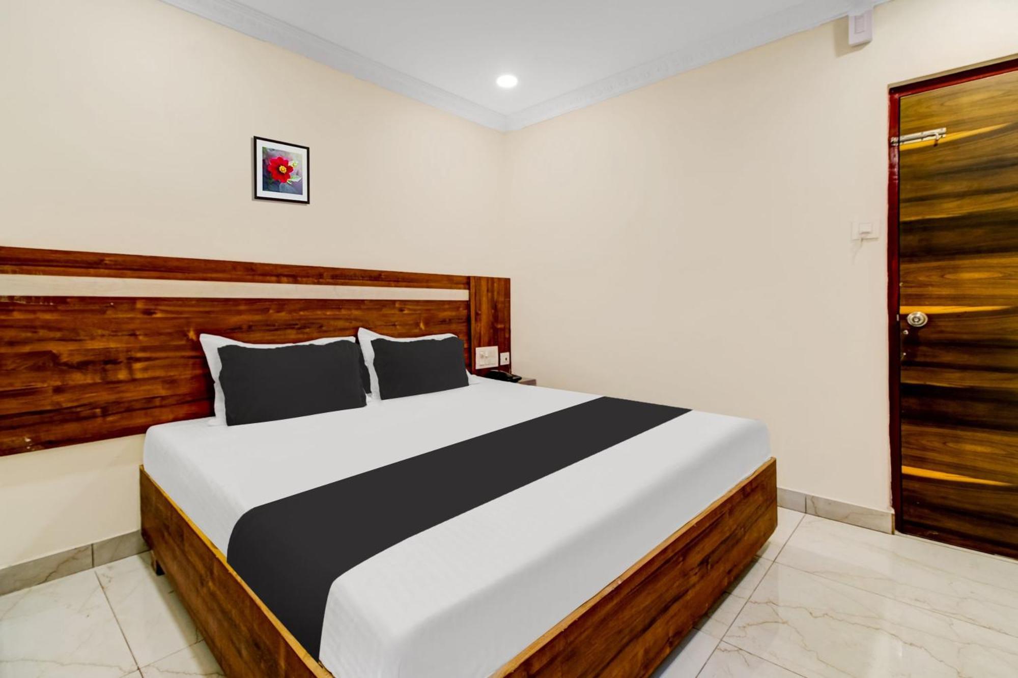 Hotel O Leela Elite Vijayawāda Buitenkant foto