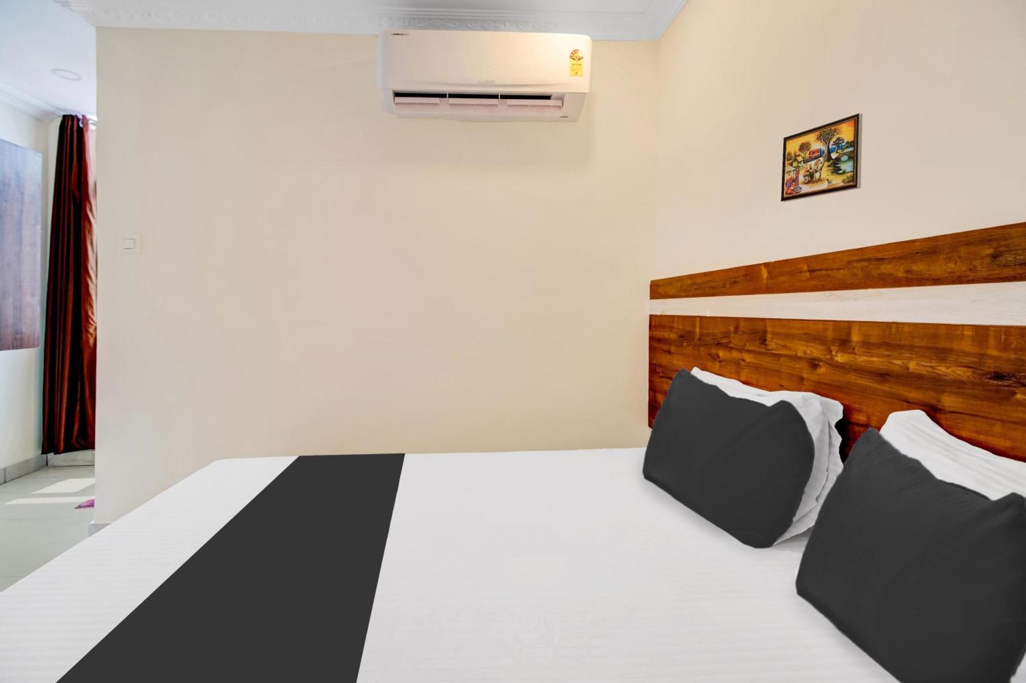 Hotel O Leela Elite Vijayawāda Buitenkant foto