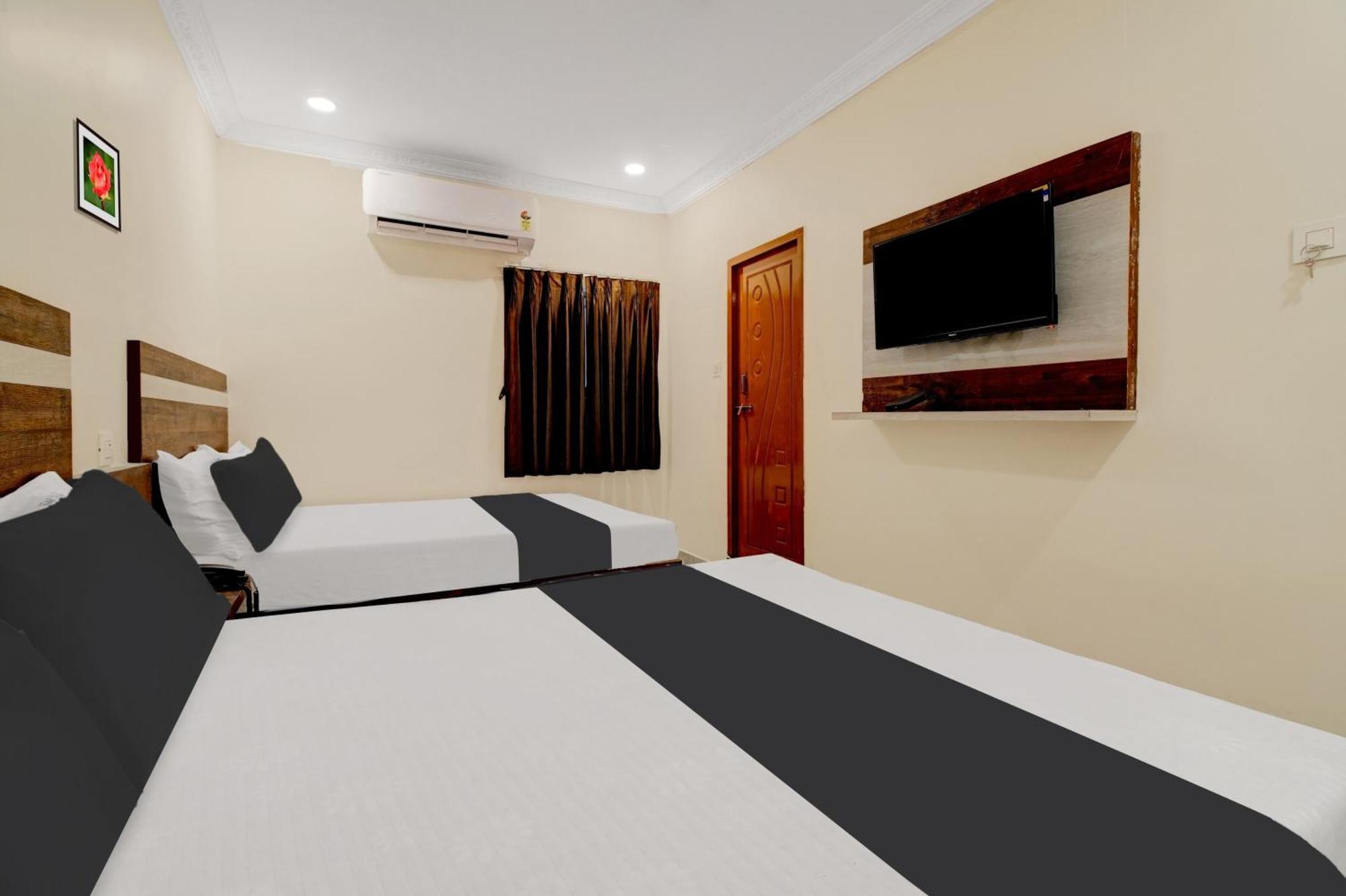 Hotel O Leela Elite Vijayawāda Buitenkant foto